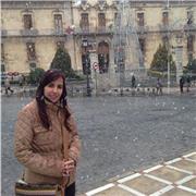 Maestra imparte clases (tanto presenciales como online) de inglés a todos los niveles (desde primaria hasta ciclos formativos o preparación de títulos) así como todas las asignaturas en la etapa primaria